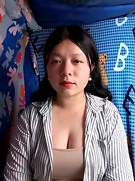 lisa-bae00 online show from March 18, 2026, 12:41 pm