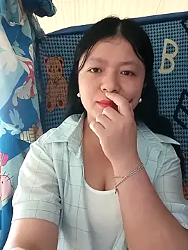 lisa-bae00 online show from April 5, 2026, 1:14 am