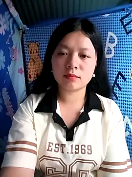 lisa-bae00 online show from April 10, 2026, 2:22 pm