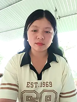 lisa-bae00 online show from April 11, 2026, 9:13 am