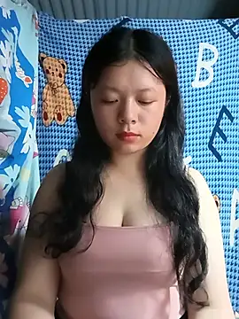 Snapshot of lisa-bae00 chatting on July 15, 2026, 1:05 pm lisa-bae00 online show from July 15, 2026, 1:05 pm