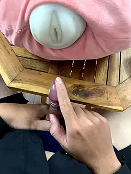 mrbigso22 online show from November 17, 2025, 4:51 am