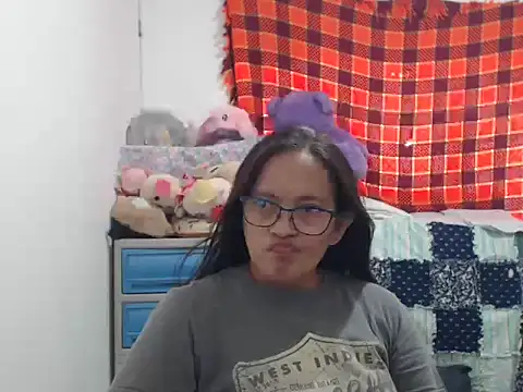 Kinkybela2025 online show from November 20, 2025, 2:23 am