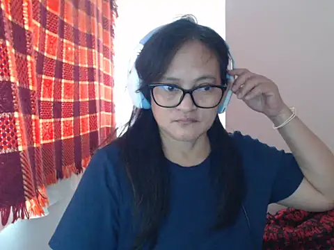 Kinkybela2025 online show from May 16, 2026, 12:29 am