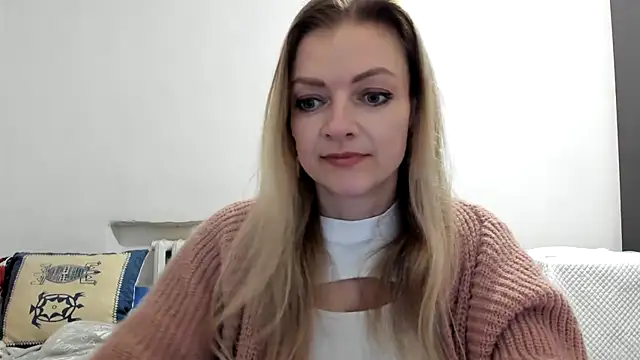 Snapshot of Salionne chatting on March 19, 2026, 9:30 pm Salionne online show from March 19, 2026, 9:30 pm