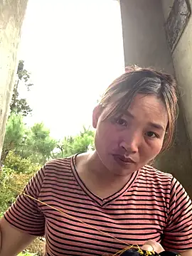 Snapshot of sowbibi chatting on October 22, 2025, 4:57 am sowbibi online show from October 22, 2025, 4:57 am