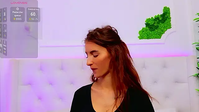 ElisaCharm online show from February 2, 2026, 5:28 am