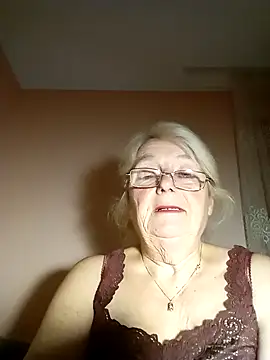 AmyLove353 online show from October 29, 2025, 10:33 pm