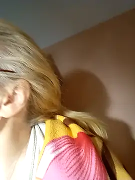 AmyLove353 online show from February 11, 2026, 5:01 am