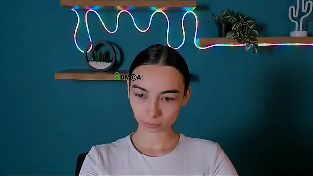 kira light   online show from October 21, 2025, 8:37 am