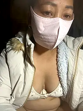 Snapshot of Top_x chatting on November 4, 2025, 3:55 pm Top x online show from November 4, 2025, 3:55 pm