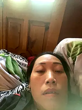 Snapshot of Top_x chatting on November 7, 2025, 5:18 am Top x online show from November 7, 2025, 5:18 am