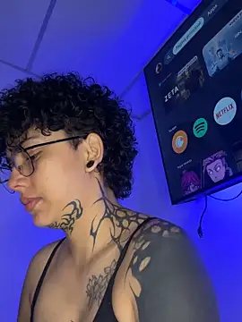 Abby Evanns1 online show from April 1, 2026, 1:41 pm