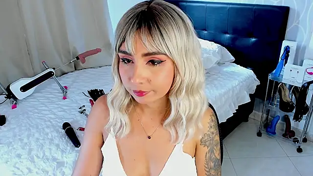 Emilyvalk  online show from February 3, 2026, 6:13 pm