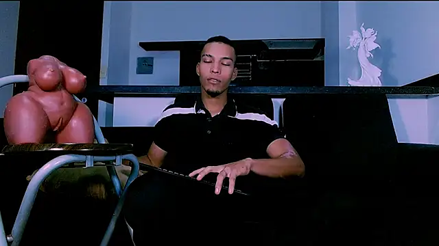 Snapshot of OrionVail24 chatting on October 28, 2025, 6:54 pm OrionVail24 online show from October 28, 2025, 6:54 pm