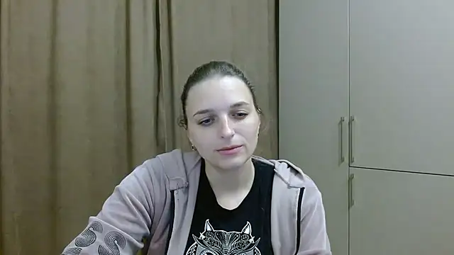 ElisSky301 online show from October 22, 2025, 9:47 pm