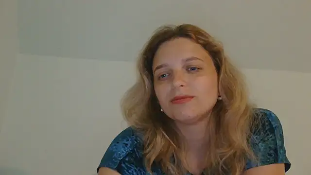 ElisSky301 online show from May 30, 2026, 8:39 pm