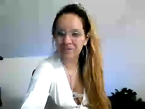 Snapshot of barbara896 chatting on January 6, 2026, 11:29 pm barbara896 online show from January 6, 2026, 11:29 pm