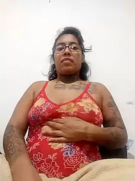 Snapshot of Chicattoo69 chatting on October 25, 2025, 4:09 am Chicattoo69 online show from October 25, 2025, 4:09 am