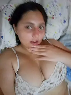 Layla Latina online show from January 14, 2026, 12:27 am