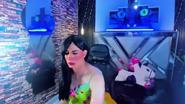 Jennfer Winson online show from November 15, 2025, 7:32 pm