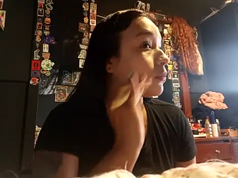 Isis Bathory online show from November 29, 2025, 2:31 pm