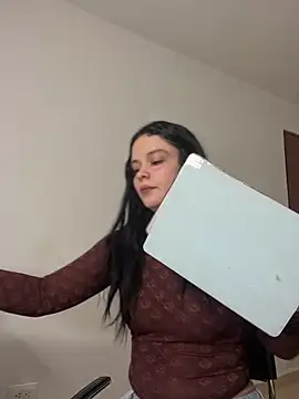 Selena Roa online show from December 19, 2025, 2:18 am