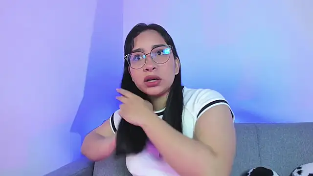 miah storm online show from December 17, 2025, 2:50 am