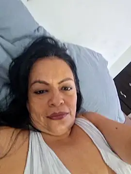 viviana-sexi online show from February 12, 2026, 11:00 pm