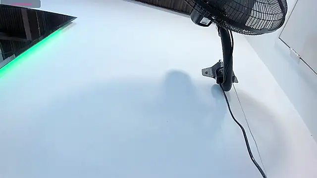 mirandaduboiss online show from April 10, 2026, 4:55 pm