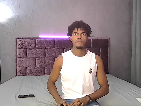 richardd2212 online show from June 13, 2026, 1:31 pm