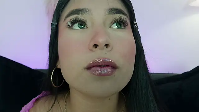 mia roux1 online show from May 23, 2026, 11:20 pm
