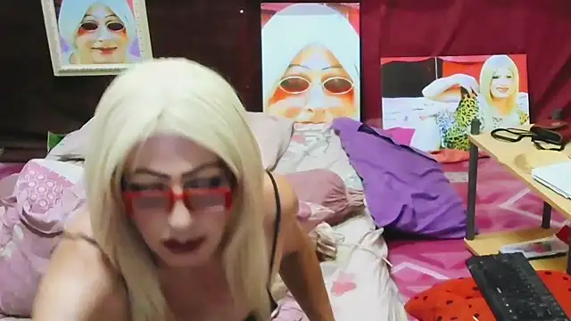 horni4luv online show from April 10, 2026, 8:46 pm