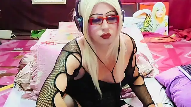 horni4luv online show from April 21, 2026, 1:42 am