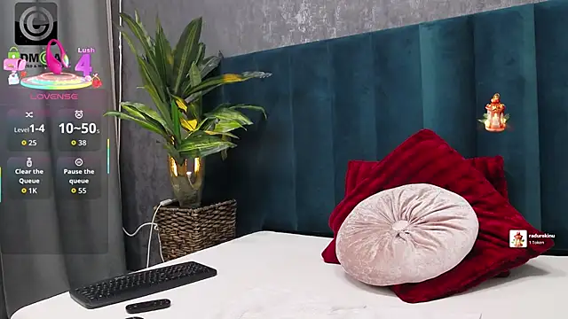 Roxie Anne online show from January 14, 2026, 6:19 am