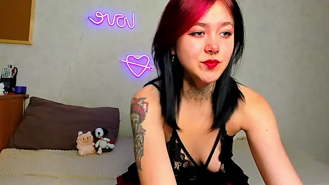 Snapshot of your_sweetMia chatting on October 28, 2025, 1:53 am your sweetMia online show from October 28, 2025, 1:53 am