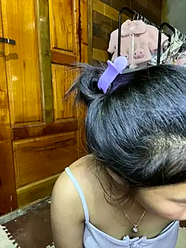 Junny211 online show from November 7, 2025, 7:41 am