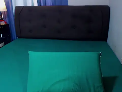 amalia92 online show from November 28, 2025, 5:43 am