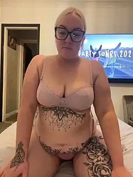 Jenna-LeeXX online show from November 9, 2025, 6:06 pm