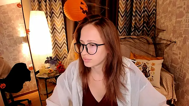 Snapshot of _SilverMoon_ chatting on October 23, 2025, 8:46 am SilverMoon online show from October 23, 2025, 8:46 am