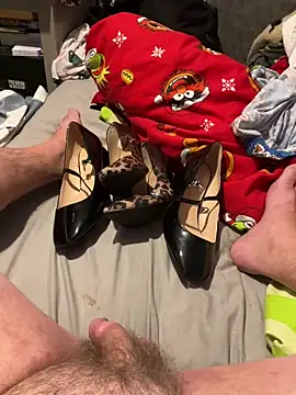 fortheloveofheels74 online show from January 16, 2026, 12:25 am