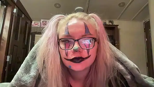 lostinherwonderland online show from October 25, 2025, 7:27 am