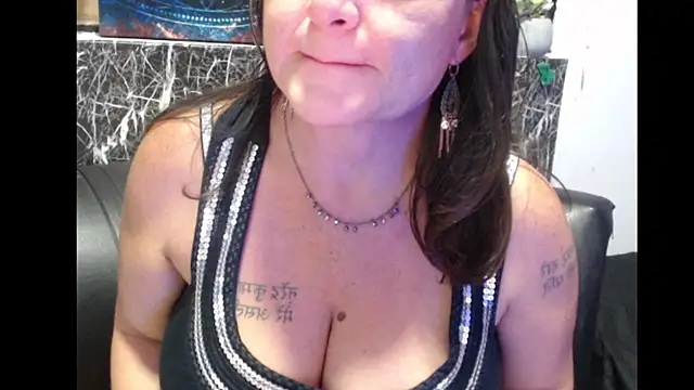 Debora Cienfuegos25 online show from December 19, 2025, 12:28 am