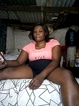 Snapshot of blackbeautyxx92 chatting on October 26, 2025, 12:33 pm blackbeautyxx92 online show from October 26, 2025, 12:33 pm