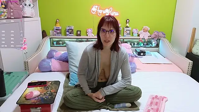  HeraLuna  online show from March 18, 2026, 10:02 pm