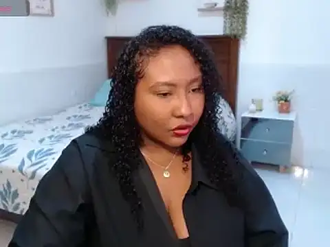 Snapshot of KaroldelaTorree chatting on October 24, 2025, 2:46 pm KaroldelaTorree online show from October 24, 2025, 2:46 pm
