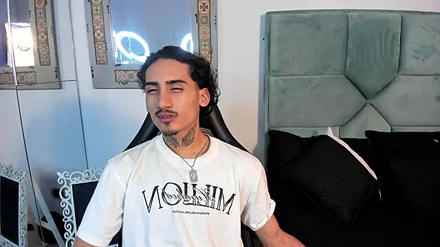 Mr Strike online show from October 28, 2025, 2:26 am