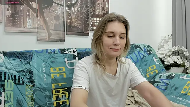 Tenderly Sophie online show from December 18, 2025, 1:22 am