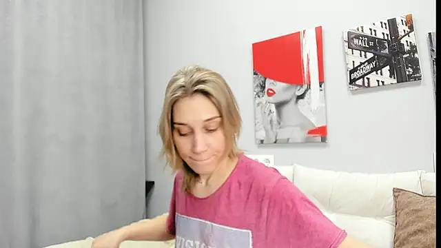 Tenderly Sophie online show from February 8, 2026, 1:20 am