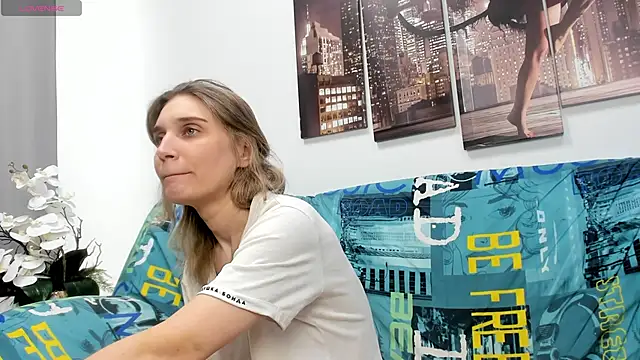 Tenderly Sophie online show from April 15, 2026, 1:23 am